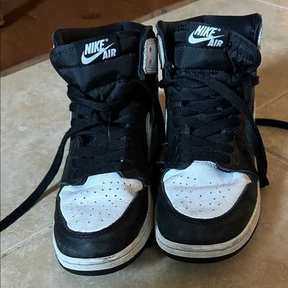 NIKE AIR JORDAN BOYS 6Y - Picture 2 of 5